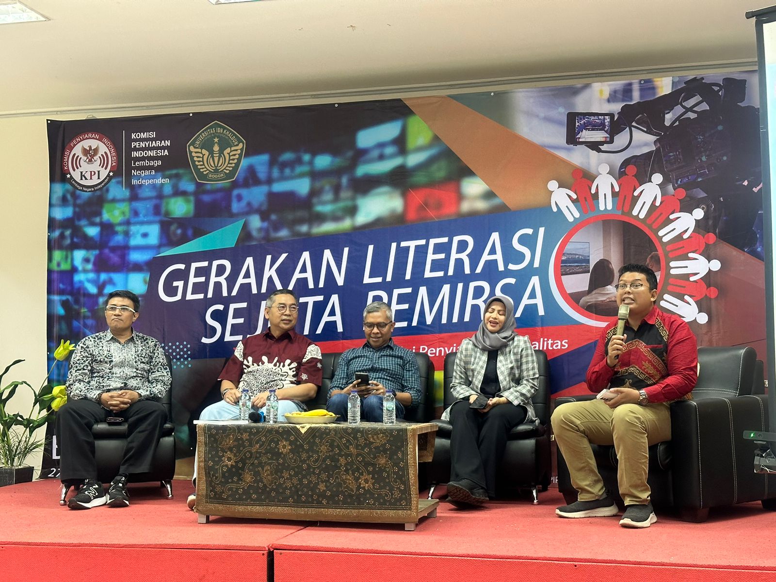 “Kolaborasi KPI dan UIKA dalam Gerakan Literasi Sejuta Pemirsa”